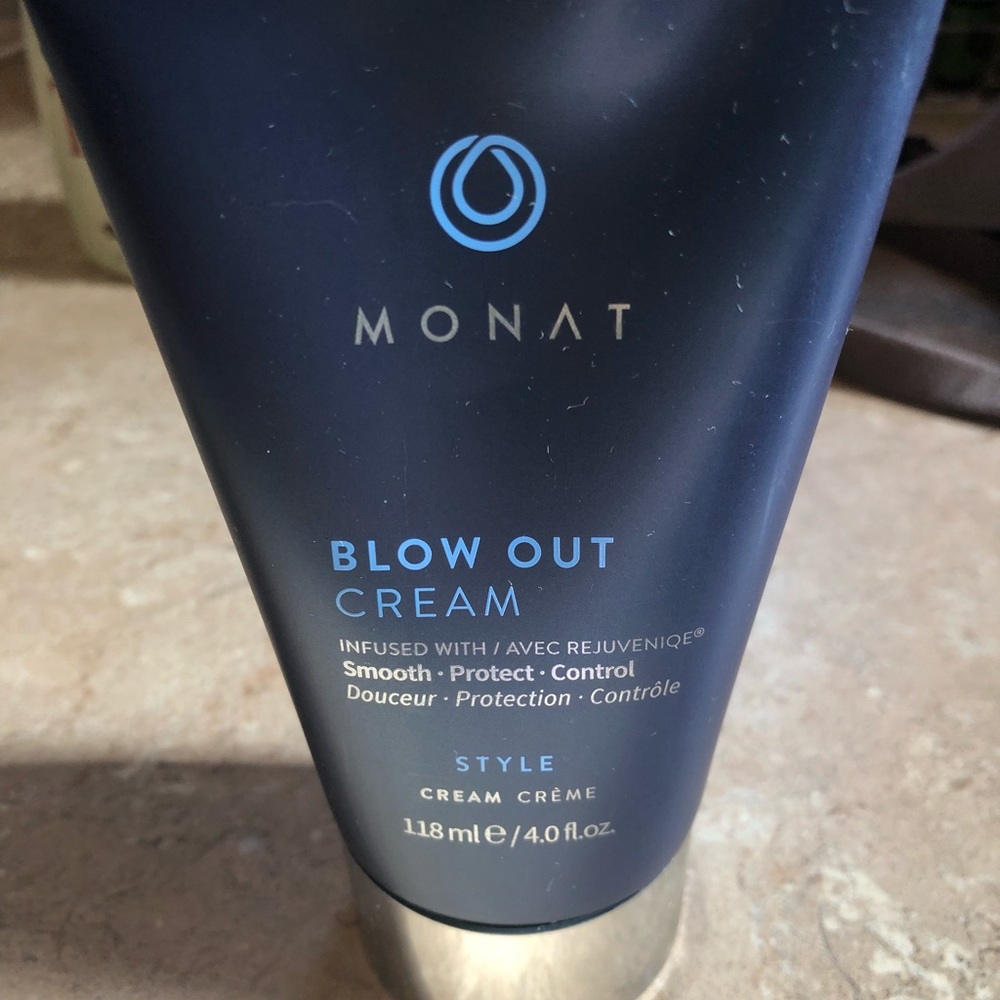 Blow out cream by Monat